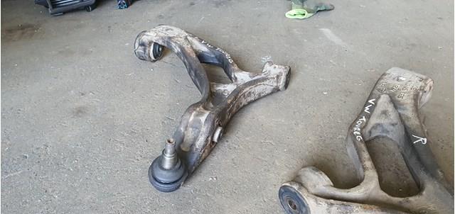 Передний нижний рычаг UR6134300B MAZDA