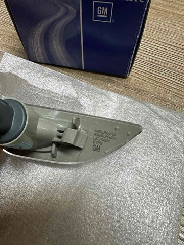 Указатель поворота на крыле 95434684 GM