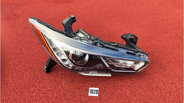 260109NR0B NISSAN Фара правая купить в Черновцы