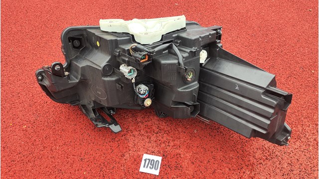 NISSAN 260606GW1B Левая фара в наличии Житомир