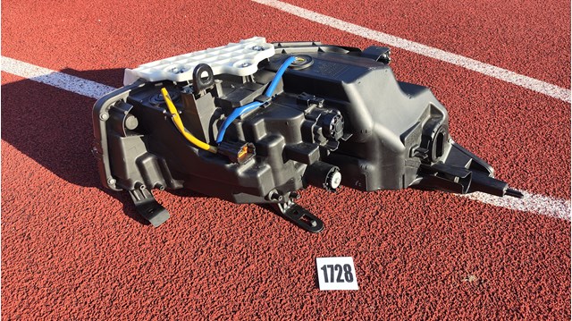 260606HH7A NISSAN Левая фара купить в Николаев