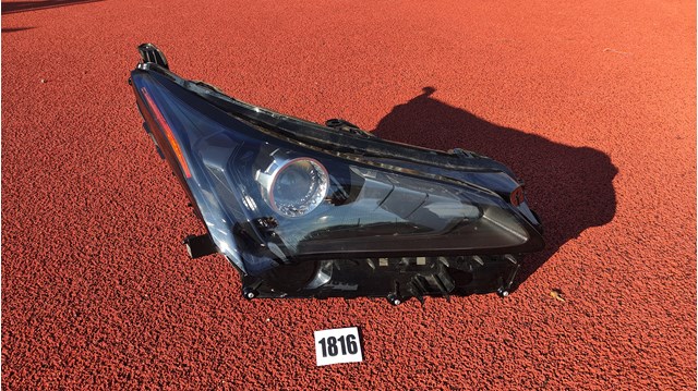 Вставка фары правой 8114078190 TOYOTA