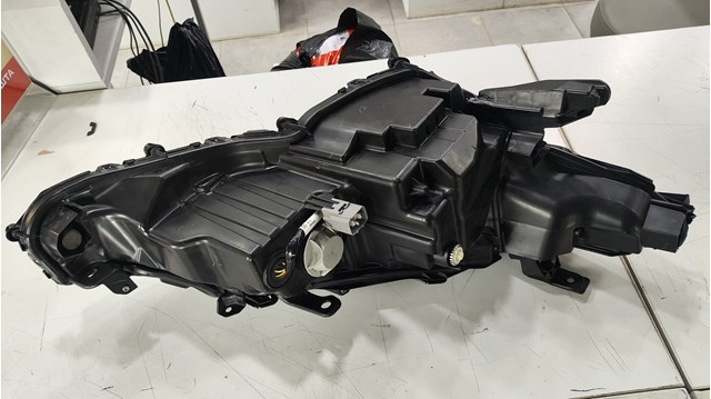 TOYOTA 8115006G30 Фара левая в наличии Ужгород