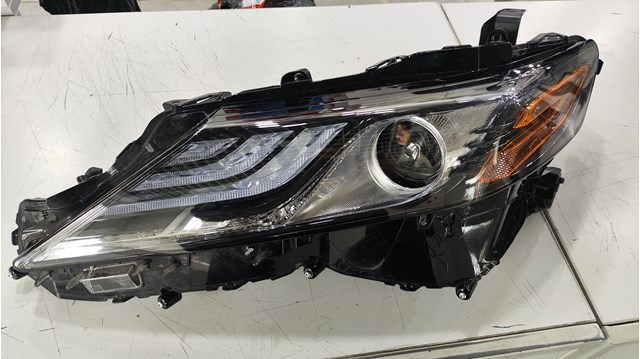 Фара дальнего света в сборе 8115006G30 TOYOTA