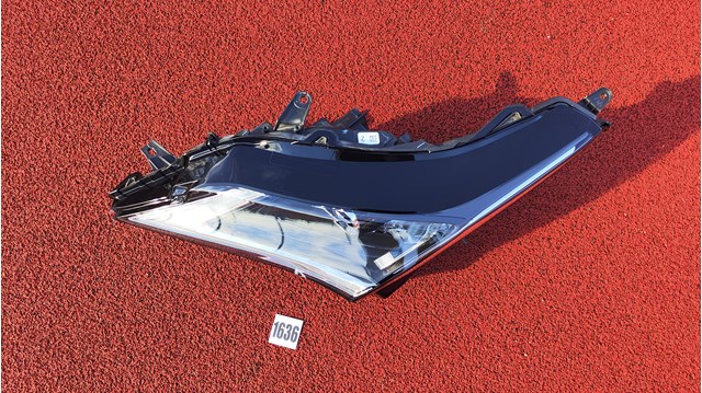 811500E260 TOYOTA Левая фара купить в Чернигов