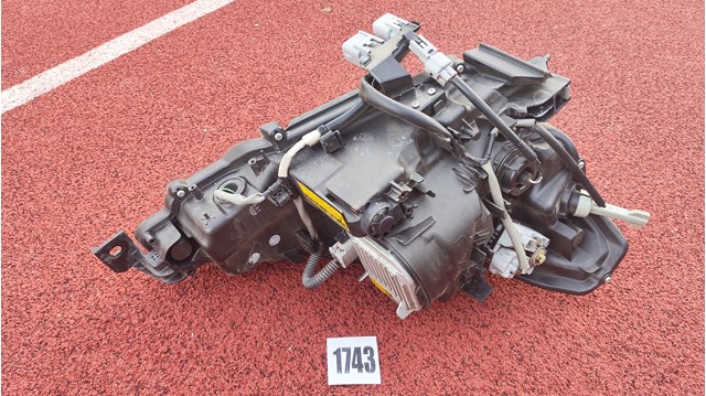 TOYOTA 8118553720 Фара левая в наличии Чернигов