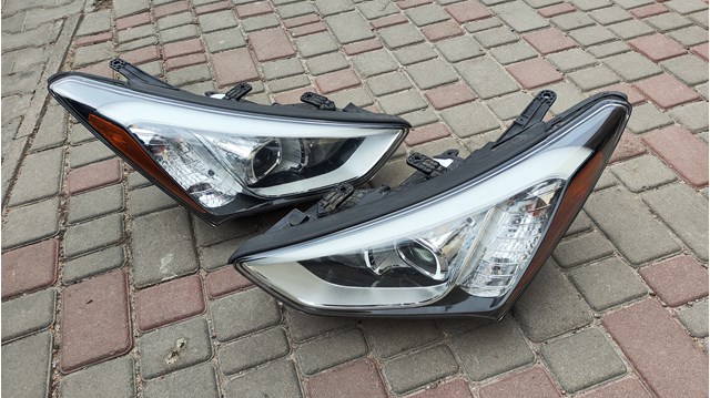 Фара дальнего света в сборе 92101B8120 HYUNDAI