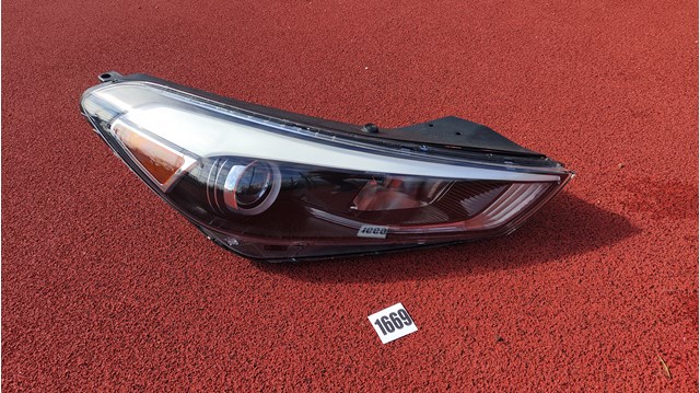 Основная фара - вставка 92102D3400 HYUNDAI