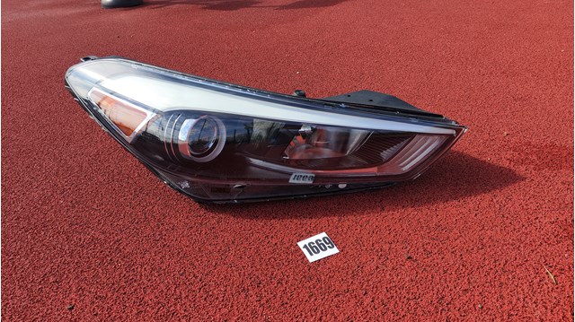 92102D3400 Фара правая купить Львов