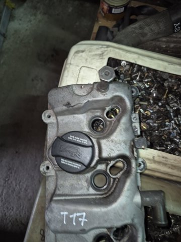 2241027002 HYUNDAI Крышка клапанная купить в Кривой Рог