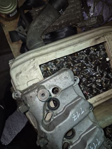 2241027002 HYUNDAI Клапанная крышка купить в Черновцы