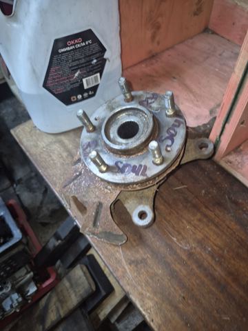 517162K000 HYUNDAI Цапфа (поворотный кулак) передний правый купить в Чернигов