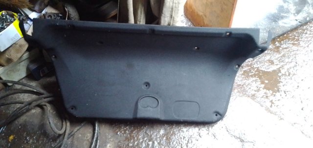Обшивка крышки багажника 817502F501LK HYUNDAI