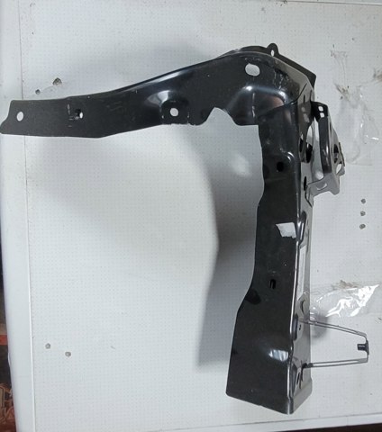 MAZDA TK4853140 Суппорт радиатора правый (монтажная панель крепления фар) в наличии Полтава