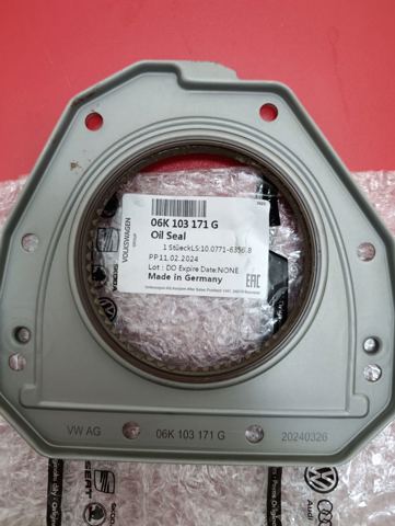 Сальник коленвала коренной 06K103171G VAG