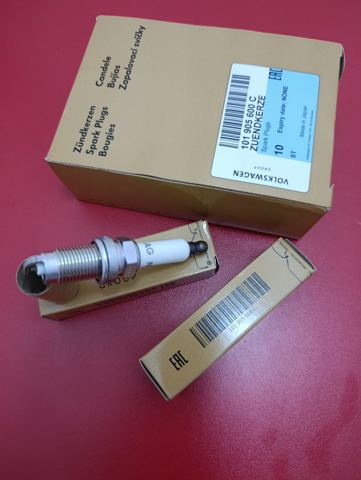 Свечи зажигания 101905600C VAG