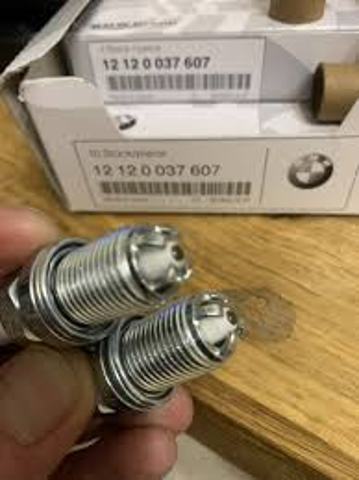 Свечи зажигания 12120037607 BMW