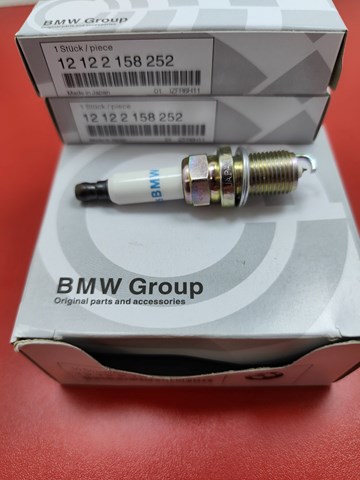 Свечи зажигания 12122158252 BMW