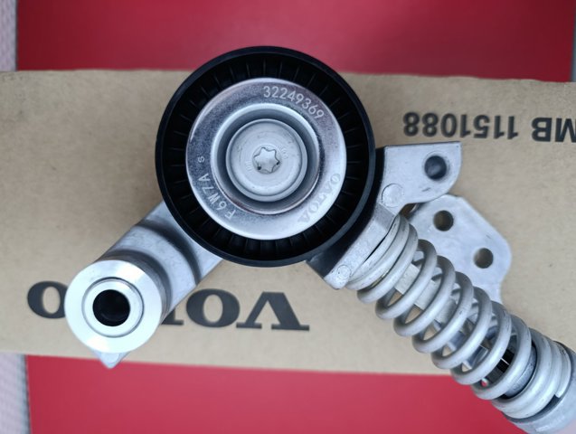 Натяжитель приводного ремня 31339830 VOLVO