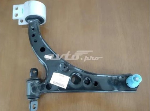 Рычаг передней подвески нижний левый 39089342 GM
