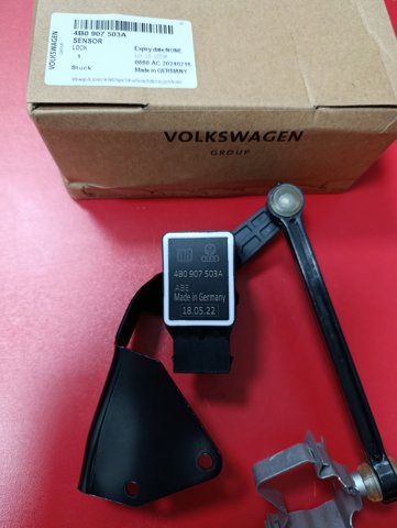 Датчик уровня положения кузова, передний левый 4B0907503A VAG
