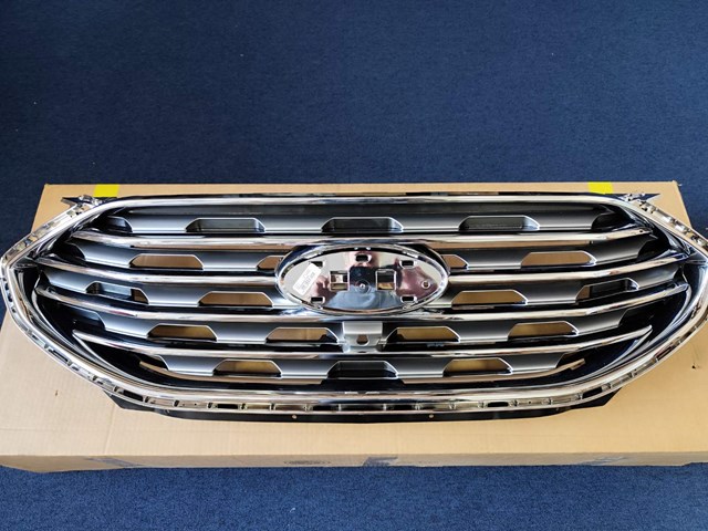 Решетка радиатора KT4Z8200CA FORD