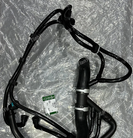 Шланг радиатора охлаждения LR034637 LAND ROVER