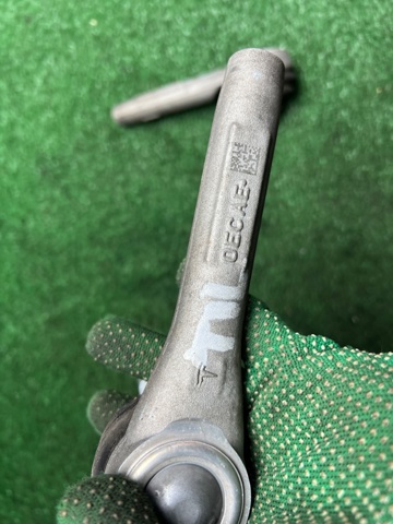 Наконечник рулевой тяги 104484100E TESLA