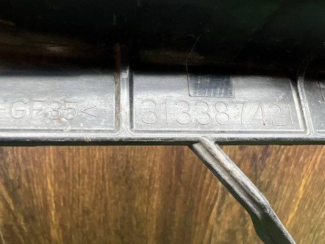 VOLVO 31338721 Кронштейн крепления радиатора кондиционера в наличии Тернополь