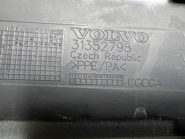 VOLVO 31352798 Лючок бензобака (топливного бака) в наличии Днепр