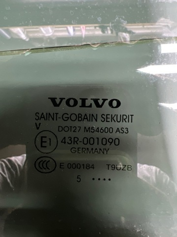 31371003 VOLVO Стекло двери задней правой купить в Каменское