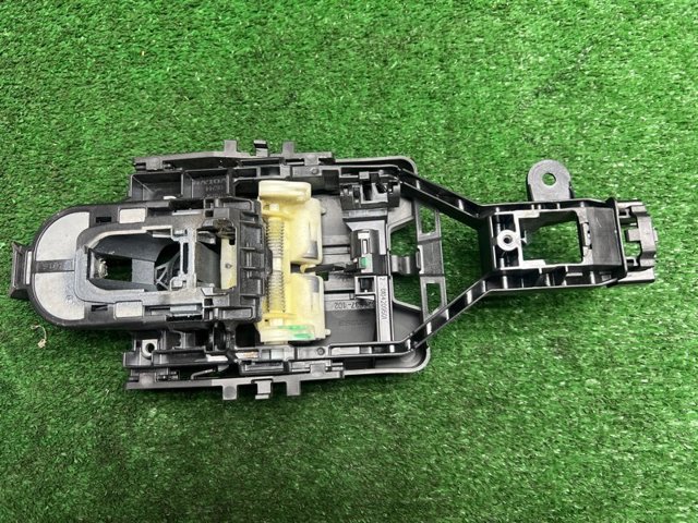 31378251 Держатель наружной ручки двери передней левой купить Николаев
