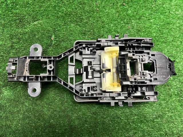 31378254 VOLVO Держатель наружной ручки двери передней правой купить в Ровно