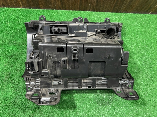 31393384 VOLVO Ящик перчаточный (бардачок) купить в Львов