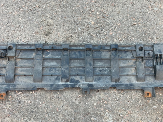 31404141 VOLVO Защита бампера переднего купить в Ирпень