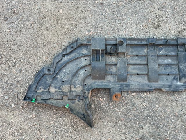 31404141 VOLVO Защита бампера переднего купить в Кривой Рог