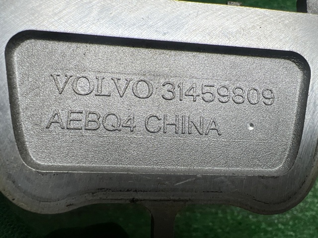 VOLVO 31459809 Кронштейн компрессора наддува двигателя в наличии Житомир