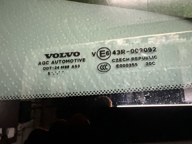 Стекло багажного отсека, левое 31468145 VOLVO