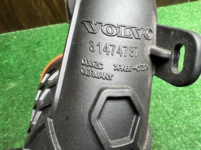VOLVO 31474787 Патрубок воздушный, вход в турбину (наддув) в наличии Черновцы