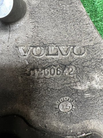 Цапфа поворотного кулака 31476878 VOLVO