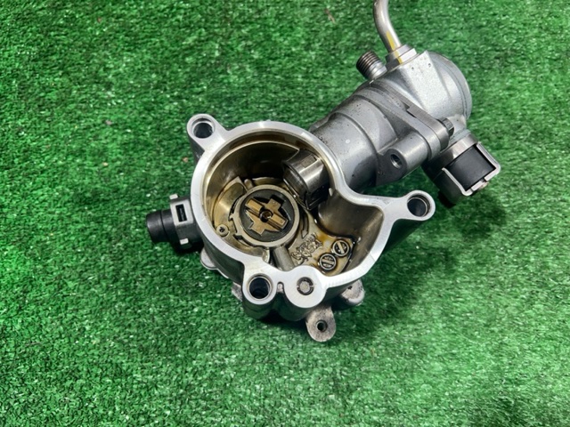 31480558 VOLVO Вакуумный насос купить в Ужгород
