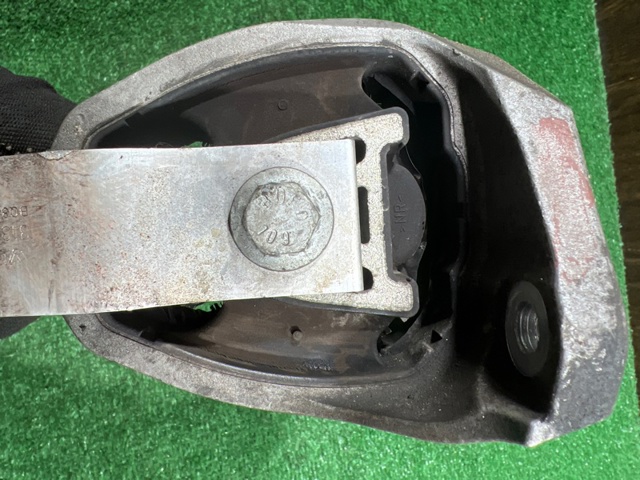 31480564 VOLVO Подушка (опора) двигателя задняя правая купить в Сумы