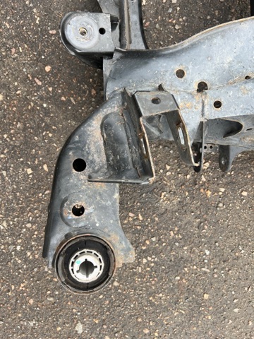 31681543 VOLVO Подрамник задний купить в Украина