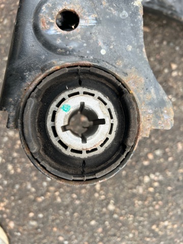31681543 VOLVO Подрамник задний купить в Полтава