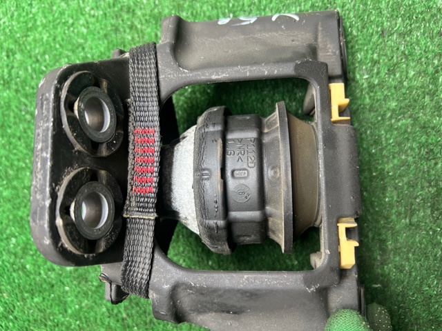 31686885 VOLVO Правая подушка двигателя купить в Винница