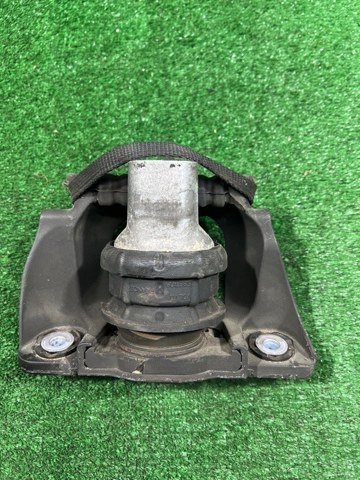 31686885 VOLVO Правая подушка двигателя купить в Тернополь