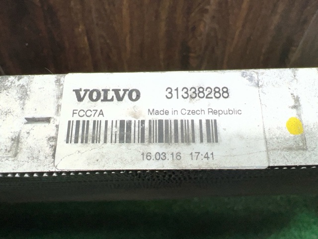 32224828 VOLVO Радиатор охлаждения двигателя купить в Украина
