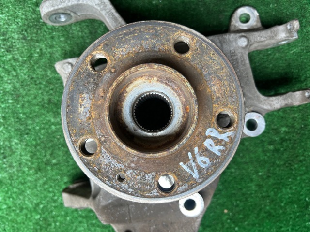 Ступицы передних колес 32370046 VOLVO