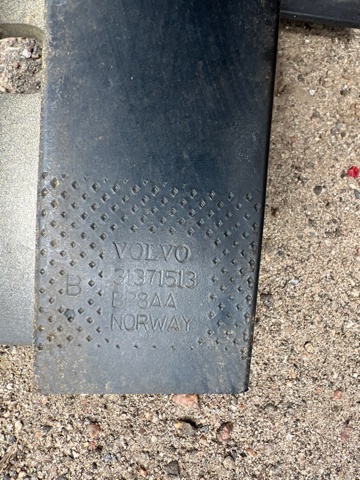 VOLVO 32422311 Усилитель заднего бампера в наличии Днепр