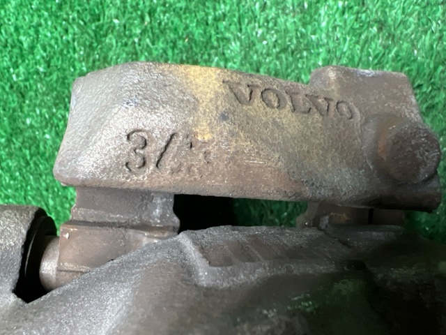 VOLVO 36003164 Скоба тормозного суппорта переднего в наличии Сумы